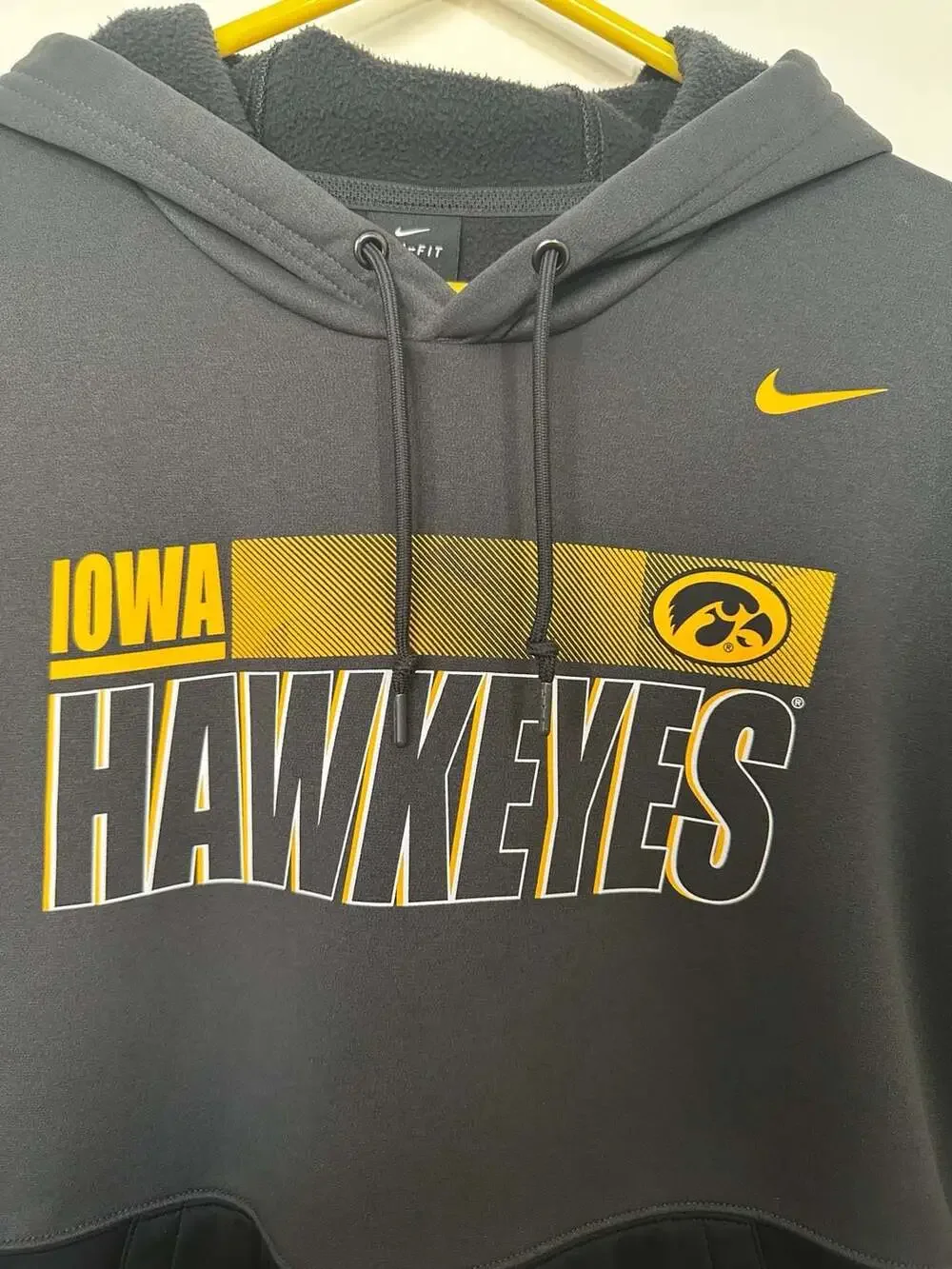 Nike Therma Dri-FIT On Field Iowa Hawkeyes Hoodie Men’s L Gray Black